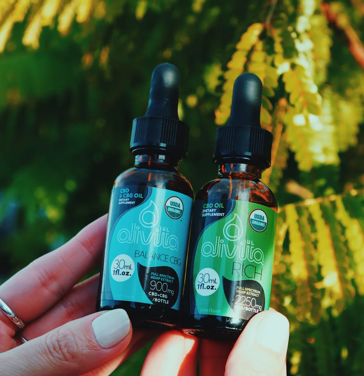 Alivitta BALANCE CBG and RICH CBD oil bottles
